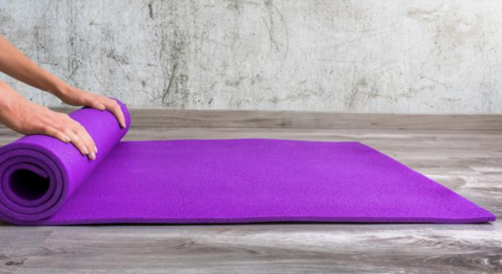 How to Wash Hot Yoga Clothes - Best Ways to Remove Sweat & Odors