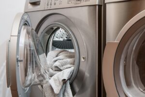 is cold or hot water better for laundry