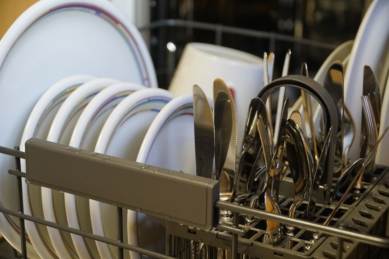 how to clean a dishwasher with vinegar