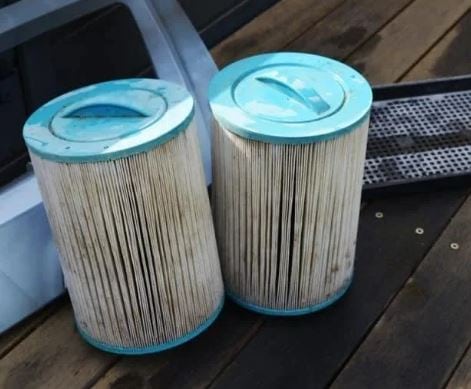 cleaning hot tub filters