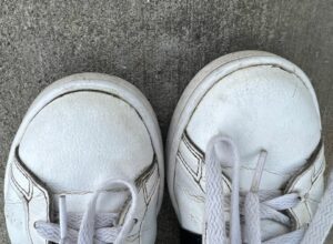 how to clean white shoes