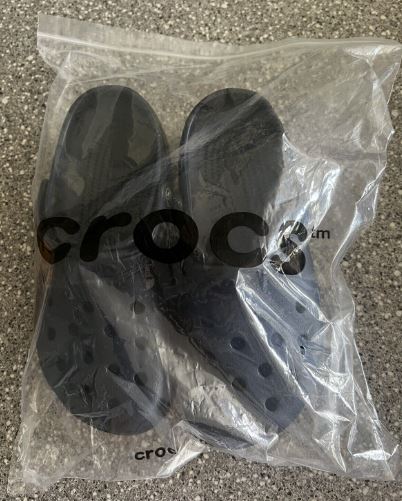 place crocs in plastic bag