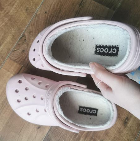 place fuzzy crocs in the sink