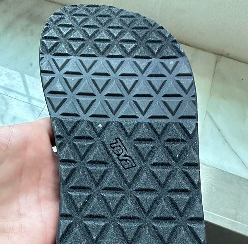 remove dirt fromsandals