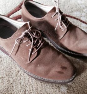 how to clean suede shoes