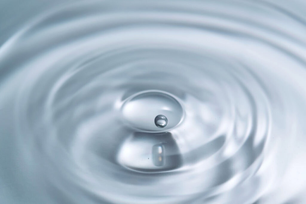 mix water with vinegar
