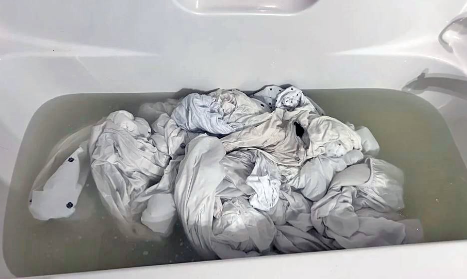 laundry stripping bedding