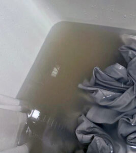 laundry stripping clothes