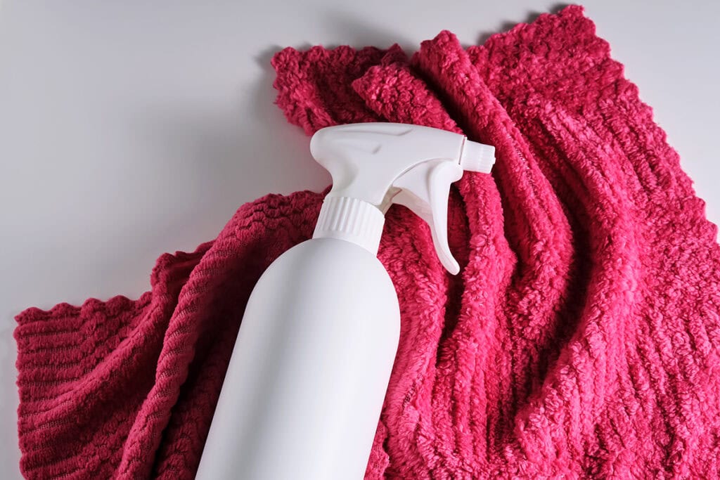 spray vinegar
