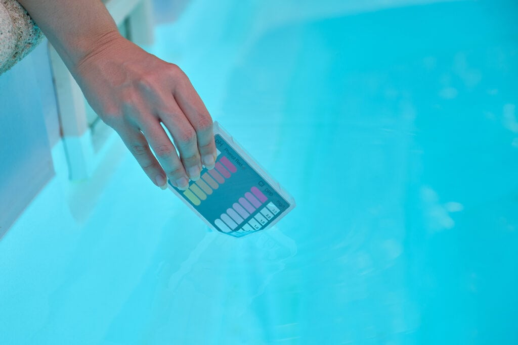 testing hot tub ph