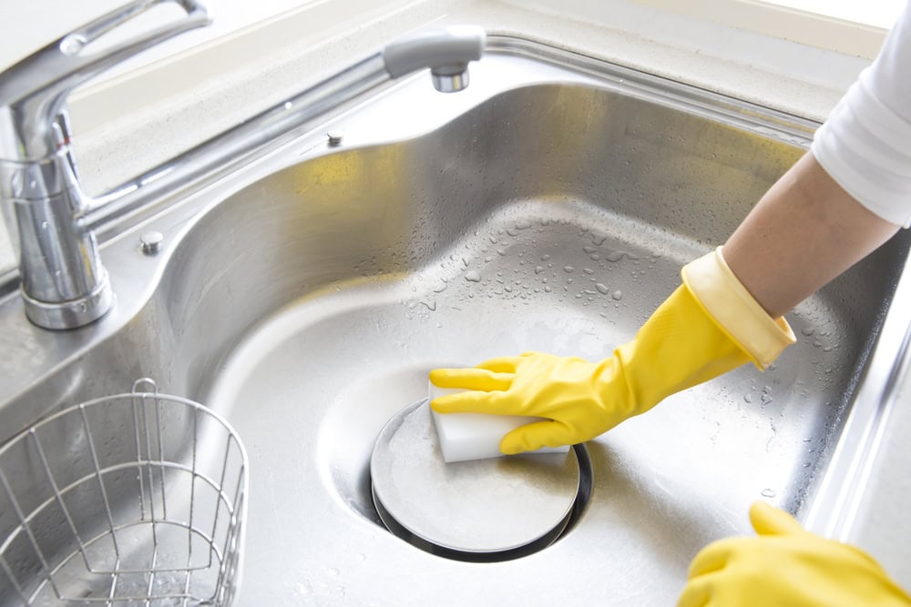 cleaning metal sink