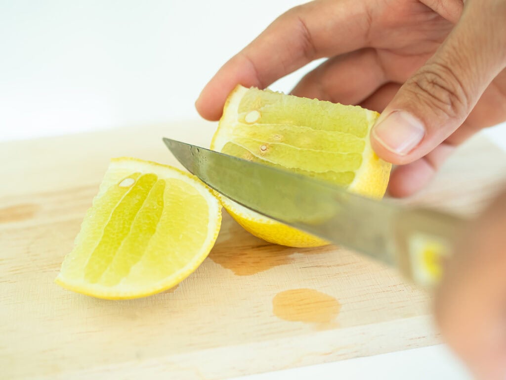 cut a lemon
