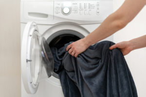 put electric blanket in washer
