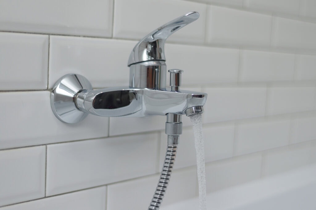 refill tub with water