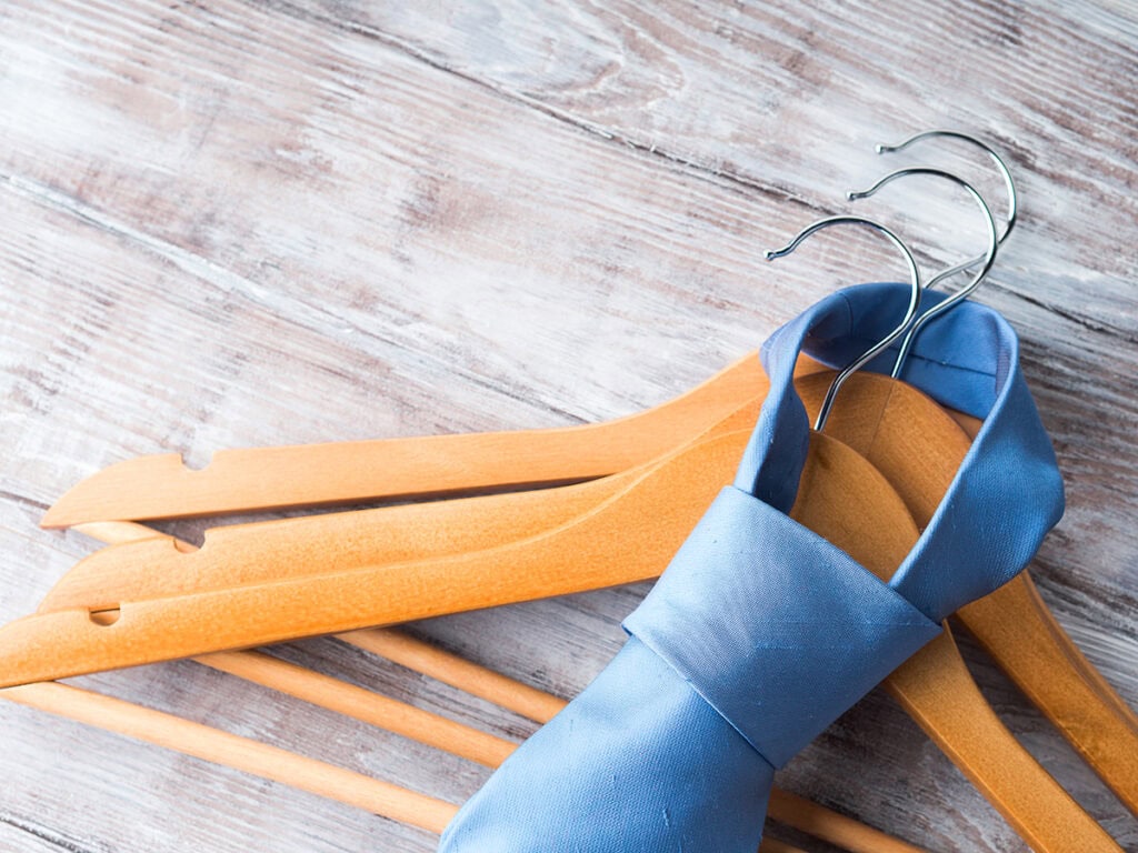 tie on hanger