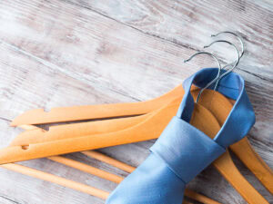 tie on hanger