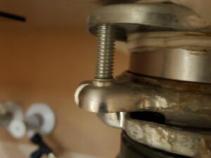 unscrew garbage disposal
