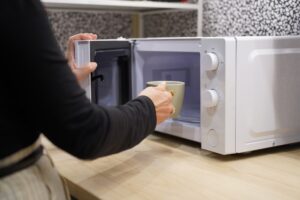 deodorize microwave