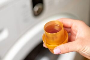 measuring liquid detergent