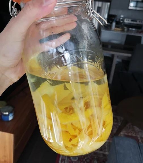 lemon peel with vinegar